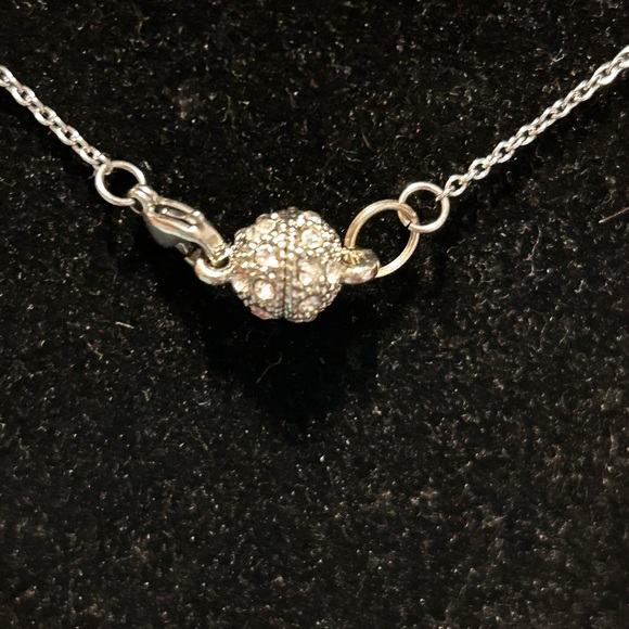 Swarovski neckless 21 inch. New with tag.  Magnetic clasp. Very feminine. - Picture 5 of 9